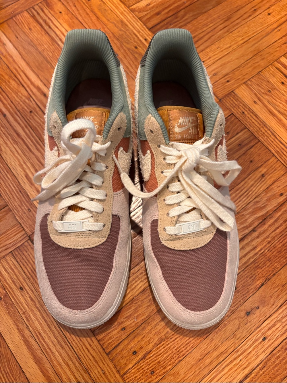 Nike Women’s Air Force 1’s '07 LX